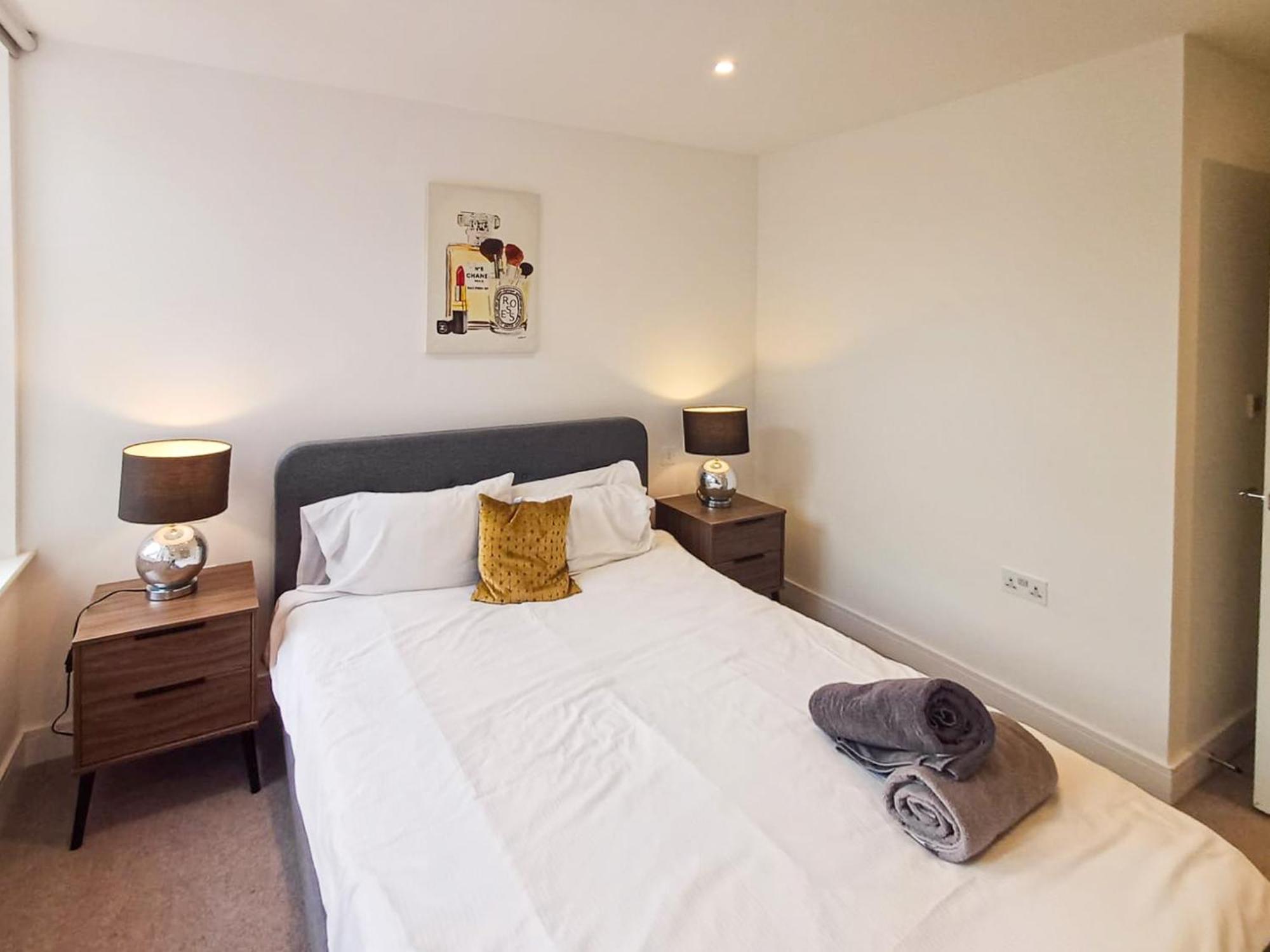 Appartamento Modern 2-bedroom, 2-bathroom In West Kensington Londra